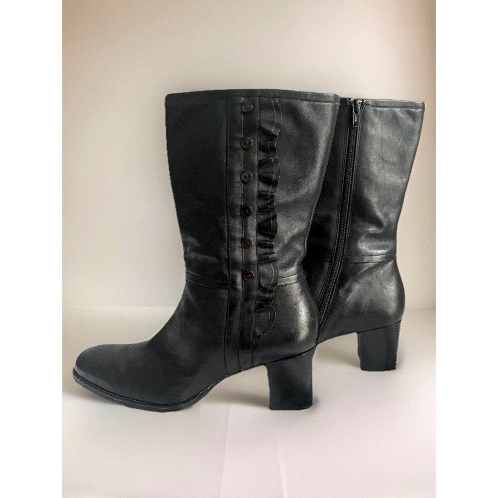 Clark’s Artisan Collection Mid Calf Boots 10M Black Ruffle Button Detail